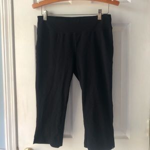 Black capri leggings
